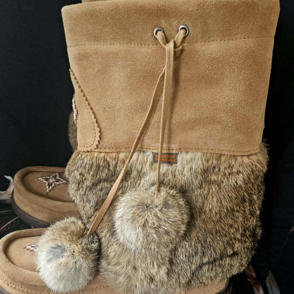 Manitoba Snowy Owl Mukluks size 10